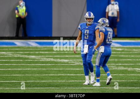 13. September 2020, Detroit, MI, USA: Danny Amendola, Right, feiert mit Quarterback Matthew Stafford in der ersten Halbzeit am Sonntag, den 13. September 2020 im Ford Field in Detroit, Michigan, einen Fang gegen die Chicago Bears. (Kreditbild: © TNS via ZUMA Wire) Stockfoto