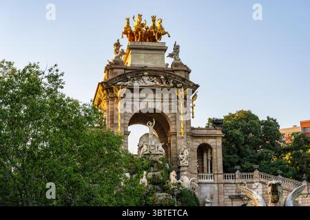 Quadrigo de l’Aurora Skulptur am monumentalen Brunnen im Parc de la Ciutadella in der Altstadt von Barcelona in der spanischen Region Katalonien Stockfoto