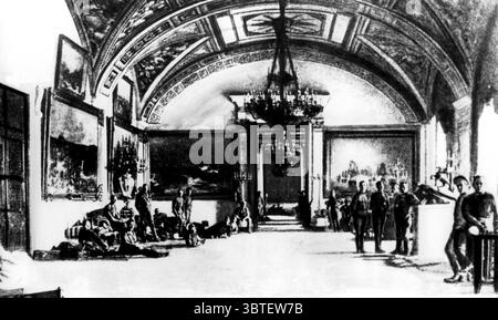 St. Petersburg 1917 Kadetten im Winterpalast am Vorabend der Oktoberrevolution die Oktoberrevolution, auch bekannt als die bolschewistische Revolution, war die zweite Phase der russischen Revolution. Stockfoto