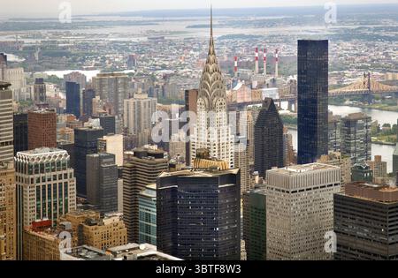 Crysler-Gebäude mit Blick vom Empire State Building in the Rain, New York City, USA Stockfoto