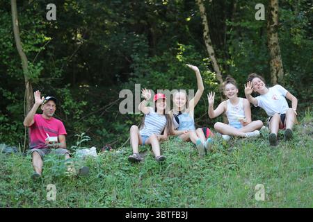 TOUR DE FRANCE 2020- UCI Cycling World Tour unter Virusausbruch. Etappe 17. Von Grenoble nach Meribel am 16. September 2020, Grenoble, Frankreich. Fans, Handgesten. (Foto: Pierre Teyssot/ESPA-Images)(Credit Image: &Copy; ESPA Photo Agency/CSM via ZUMA Wire) Stockfoto