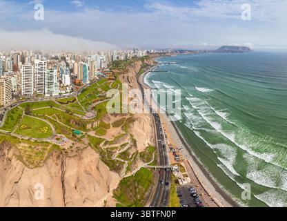 November 2011, Lima, Peru: Luftaufnahme des Stadtteils La Punta, Lima, Peru (Foto: © Airpano LLC/Amazing Aerial Via ZUMA Wire) Stockfoto