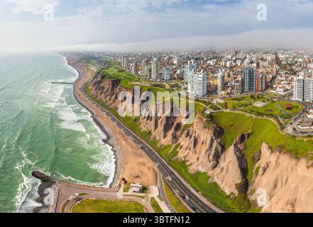 November 2011, Lima, Peru: Luftaufnahme des Stadtteils La Punta, Lima, Peru (Foto: © Airpano LLC/Amazing Aerial Via ZUMA Wire) Stockfoto