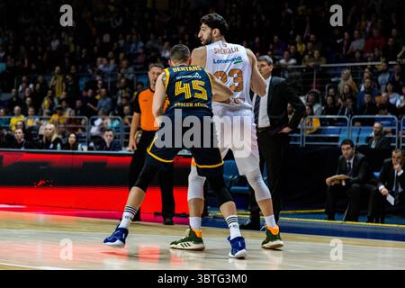 11. Oktober 2019, Moskau, Russland: Tornike Schengelia, Nummer 23 von Kirolbet Baskonia im Kampf gegen Khimki Moskau während des Eröffnungsspiels der Turkish Airlines Euroleague der Saison 2019-2020. Khimki Moskau schlug Kirolbet Baskonia Vitoria Gasteiz: 79-76 (Credit Image: © Nicholas Müller/SOPA Images via ZUMA Wire) Stockfoto