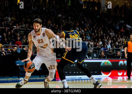 11. Oktober 2019, Moskau, Russland: Tornike Schengelia, Nummer 23 von Kirolbet Baskonia im Kampf gegen Khimki Moskau während des Eröffnungsspiels der Turkish Airlines Euroleague der Saison 2019-2020. Khimki Moskau schlug Kirolbet Baskonia Vitoria Gasteiz: 79-76 (Credit Image: © Nicholas Müller/SOPA Images via ZUMA Wire) Stockfoto