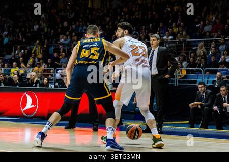 11. Oktober 2019, Moskau, Russland: Tornike Schengelia, Nummer 23 von Kirolbet Baskonia im Kampf gegen Khimki Moskau während des Eröffnungsspiels der Turkish Airlines Euroleague der Saison 2019-2020. Khimki Moskau schlug Kirolbet Baskonia Vitoria Gasteiz: 79-76 (Credit Image: © Nicholas Müller/SOPA Images via ZUMA Wire) Stockfoto