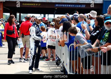 Brooklyn, Mi, USA. Juni 2025. DANIEL SUAREZ (99) aus Monterrey, Mexiko (MEX) macht sich bereit für das FireKeepers Casino 400 in Brooklyn, MI. (Kreditbild: © Walter G. Arce Sr./ASP via ZUMA Press Wire) NUR REDAKTIONELLE VERWENDUNG! Nicht für kommerzielle ZWECKE! Stockfoto