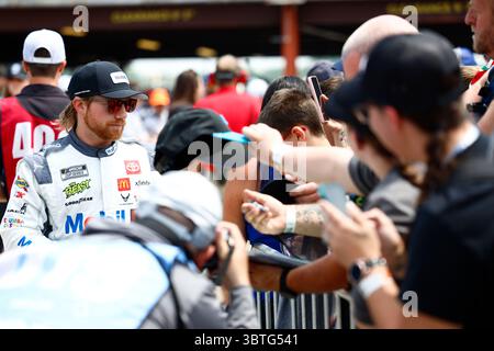 Brooklyn, Mi, USA. Juni 2025. TYLER REDDICK aus Corning, CA (45) wird für das FireKeepers Casino 400 in Brooklyn, MI. (Kreditbild: © Walter G. Arce Sr./ASP via ZUMA Press Wire) NUR REDAKTIONELLE VERWENDUNG vorbereitet! Nicht für kommerzielle ZWECKE! Stockfoto
