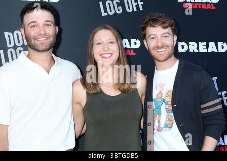 Glendale, USA. Juli 2025. LOS ANGELES - 12. JUL: Garrett Bär, Megan Bär, Brandon Bär beim Don't Log Off Special Screening in Laemmle Glendale am 12. Juli 2025 in Glendale, KALIFORNIEN (Foto: Katrina Jordan/SIPA USA) Credit: SIPA USA/Alamy Live News Stockfoto