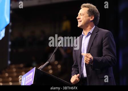 7. September 2019, Manchester, New Hampshire, USA: Präsidentschaftskandidat und Gouverneur von Montana, STEVE BULLOCK, spricht mit Anhängern auf der New Hampshire State Democratic Convention 2019. (Bild: © Christy Prosser/ZUMA Wire/ZUMAPRESS.com) Stockfoto