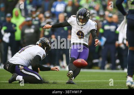 20. Oktober 2019: Der Baltimore Ravens Kicker Justin Tucker (9) tritt den Ball während eines Spiels zwischen den Baltimore Ravens und den Seattle Huskies im CenturyLink Field in Seattle, WA. Die Ravens besiegten die Seahawks mit 30:16. Sean Brown/CSM(Credit Image: &Copy; Sean Brown/CSM via ZUMA Wire) Stockfoto