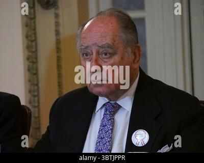 24. Oktober 2019, Lima, Lima, Peru: Antero Flores Araoz hält eine Pressekonferenz bei der Präsentation des „Republikanischen Koordinators“ (Coordinadora Republicana), einer politischen Vereinigung, die sich gegen die peruanische Regierung wendet und vor den nächsten Parlamentswahlen in Peru am 26. Januar 2020 steht (Credit Image: © Carlos Garcia Granthon/ZUMA Wire) Stockfoto