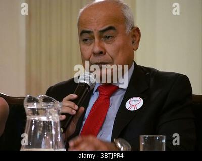 24. Oktober 2019, Lima, Lima, Peru: Angel Delgado Silva hält eine Pressekonferenz bei der Präsentation des „Republikanischen Koordinators“ (Coordinadora Republicana), einer politischen Vereinigung, die sich gegen die peruanische Regierung wendet und vor den nächsten Parlamentswahlen in Peru am 26. Januar 2020 steht (Credit Image: © Carlos Garcia Granthon/ZUMA Wire) Stockfoto