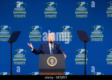 23. Oktober 2019 – Pittsburgh, Pennsylvania, USA – Präsident DONALD TRUMP hält auf der 9. Jährlichen Shale Insight Conference im David L. Lawrence Convention Center in Pittsburgh eine Rede. (Bild: © Weiße Haus/ZUMA Wire/ZUMAPRESS.com) Stockfoto