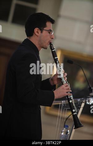 25. Oktober 2019, Paris, Frankreich: Gedenkfeier zum Gedenken an die Opfer des antisemitischen Angriffs in Pittsburgh am 27. Oktober 2018, US-Botschaft, Paris, Frankreich, (Foto: © Ania Freindorf/ZUMA Wire) Stockfoto