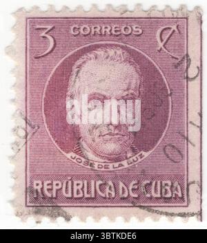 KUBA - 1917: 3 Centavo-violette Briefmarke mit Porträt von José Cipriano de la Luz y Caballero. Er war ein kubanischer Gelehrter, der von José Martí als „Vater ... der stille Gründer“ des kubanischen intellektuellen Lebens des 19. Jahrhunderts gewürdigt wurde. Das Interesse an Luz’ Werk wurde um die Zeit der kubanischen Revolution wiederbelebt und neue Ausgaben seiner Arbeit veröffentlicht, da er als Quelle der intellektuellen Autonomie für das Land galt. Luz schloss 1817 seinen Abschluss in Philosophie an der Real y Pontificia Universidad de San Gerónimo in Havanna ab und machte einen Abschluss in Rechtswissenschaften am Seminario de San Carlos Stockfoto