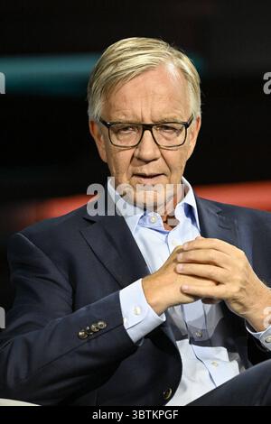 Dietmar Bartsch Politiker 07/25 ihr Dietmar Bartsch am 2. Juli 2025 in Markus Lanz , ZDF TV Fernsehen Talkshow Talkshow Deutschland deutscher Mann Politik die Linken Linke Linker Politiker german hoch halb sitzend sprechend gestikuliert *** Dietmar Bartsch Politiker 07 25 Ihr Dietmar Bartsch am 2. Juli 2025 in Markus Lanz , ZDF TV Talk Show Talk Show Deutschland German man Politics the Linke Linke Politiker German High halb sitzend Talking sprechend Gestikulierend Stockfoto