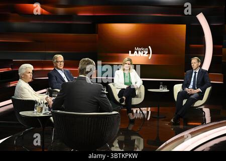 Talkrunde bei Markus Lanz , ZDF 07/25 her Marie-Agnes Strack-Zimmermann, Dietmar Bartsch, Markus Lanz, Eva Quadbeck und Benjamin Hilgenstock v.li. Am 2. Juli 2025 in Markus Lanz , ZDF TV Fernsehen Talkshow Talkshow Talkshow Deutschland deutsch deutscher deutscher Mann Männer Frau Politikerin Politik FDP MdEP Politiker die Linken Linker Autorin Journalistin Korrespondentin Redaktionsnetzwerk Deutschland RND Ökonom Wirtschaftswissenschaftler Wissenschaftler Italien italienisch italienisch-deutscher Moderator Fotografie Fotograf Journalist Journalismus Journalismus Journalist auth Stockfoto