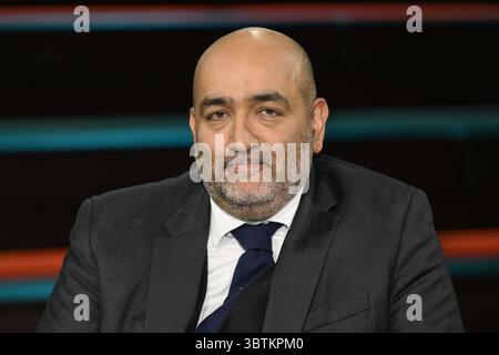 Omid Nouripour Politiker 07/25 ihr Omid Nouripour am 1. Juli 2025 in Markus Lanz , ZDF TV Fernsehen Talkshow Talkshow Talkshow Deutschland deutsch deutscher Iran iranisch iranischer Mann Politik Bündnis 90 die Grünen Grünen MDB deutscher iranischer Politiker quer Porträt lächelnd *** Omid Nouripour Politiker 07 25 Ihr Omid Nouripour am 1. Juli 2025 in Markus Lanz , ZDF TV Talkshow Deutschland Iran iranischer Mann Politik Bündnis 90 die Grünen Grünen Politiker Grünen MDB IT Porträtmann deutscher iranischer Politiker Stockfoto