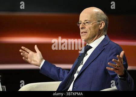 Michael Thumann Journalist 07/25 ihr Michael Thumann am 1. Juli 2025 in Markus Lanz , ZDF TV Fernsehen Talkshow Talkshow Talkshow Deutschland deutsch deutscher Mann Journalismus Autor Moskaukorrespondent Zeit Journalismus Autor Korrespondent quer halb sitzend sprechend gestikuliert *** Michael Thumann Journalist 07 25 Ihr Michael Thumann am 1. Juli 2025 in Markus Lanz Stockfoto