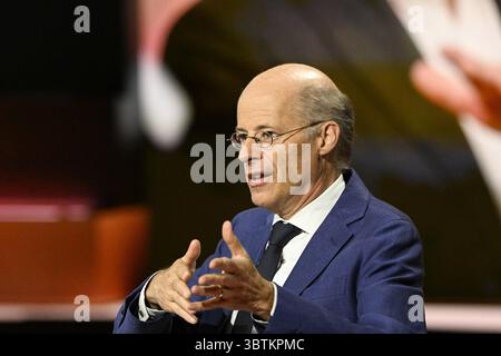 Michael Thumann Journalist 07/25 ihr Michael Thumann am 1. Juli 2025 in Markus Lanz , ZDF TV Fernsehen Talkshow Talkshow Talkshow Deutschland deutsch deutscher Mann Journalismus Autor Moskaukorrespondent Zeit Journalismus Autor Korrespondent quer halb sitzend sprechend gestikuliert *** Michael Thumann Journalist 07 25 Ihr Michael Thumann am 1. Juli 2025 in Markus Lanz Stockfoto