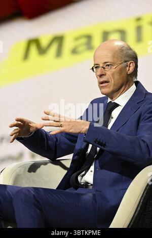 Michael Thumann Journalist 07/25 ihr Michael Thumann am 1. Juli 2025 in Markus Lanz , ZDF TV Fernsehen Talkshow Talkshow Talkshow Deutschland deutsch deutscher Mann Journalismus Autor Moskaukorrespondent Korrespondent Zeit Journalismus Autor Korrespondent hoch halb sitzend sprechend gestikuliert *** Michael Thumann Journalist 07 25 Ihr Michael Thumann am 1. Juli 2025 in Markus Lanz Stockfoto