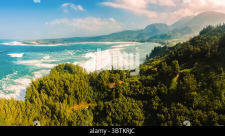27. Januar 2016, Hanalei, Hawaii, Vereinigte Staaten: Panoramaansicht der Hanalei Bay, Kauai, Hawaii (Foto: © Mark A Johnson/Amazing Aerial Via ZUMA Wire) Stockfoto