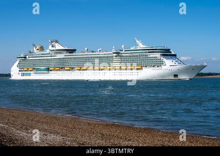 Royal Caribbean Group’s Independence of the Seas in Southampton Water Stockfoto