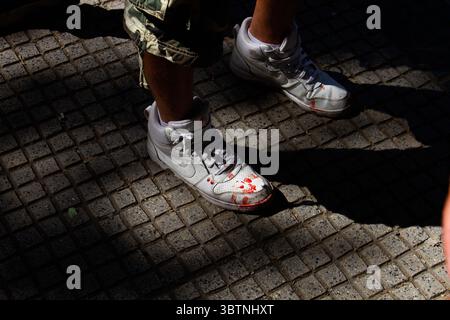 6. November 2019: Hunderte von Demonstranten der Opposition protestierten in Providencia in Santiago de Chile und forderten am 6. November 2019 den Rücktritt von Präsident Sebastian piÃ±Ära. (Bild: © Adrian Manzol/ZUMA Wire) Stockfoto