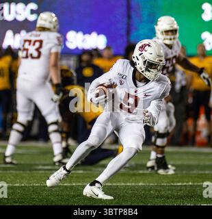 9. November 2019 Berkeley CA, USA der Washington State Wide Receiver Renard Bell (9) macht einen Fang quer durch die Mitte während des NCAA Football Spiels zwischen den Washington State Cougars und den California Golden Bears 20-33, die im California Memorial Stadium verloren sind. Thurman James/CSM(Credit Image: &Copy; Thurman James/CSM via ZUMA Wire) Stockfoto