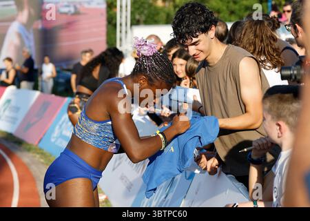 Brescia, Italien. Juli 2025. Doualla Edimo Kelly Ann Maevane von Italien reagiert in der 100m-Strecke der Frauen während des Banca Valsabbina GranPrix Brescia 2025 im Gabre Gabric Stadium in Brescia, Italien am 15. Juli 2025. Quelle: Unabhängige Fotoagentur/Alamy Live News Stockfoto