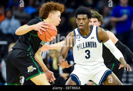November 2019, Philadelphia, PA, USA: 16. November 2019: Brandon Slater #3 von Villanova beschützt Ohio Stürmer Ben Roderick #3 während des NCAA Basketballspiels zwischen den Ohio Bobcats und Villanova Wildcats im Wells Fargo Center in Philadelphia, Pennsylvania. Villanova gewann 78:54. Scott Serio/Cal Sport Media (Kreditbild: &Copy; Scott Serio/CSM via ZUMA Wire) Stockfoto
