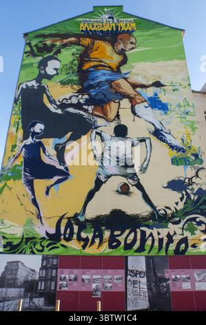 22. September 2010, Berlin, Brandenburg, Deutschland: Graffiti in einem Haus in der Nähe des Mauerparks, Berlin im Abendlicht Deutschland. Kommen Sie nach Belin, brasilianisches Team. Joga Bonito. Mauerpa (Foto: © Sergi ReboredoZUMA Wire) Stockfoto