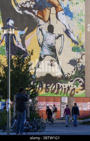 22. September 2010, Berlin, Brandenburg, Deutschland: Graffiti in einem Haus in der Nähe des Mauerparks, Berlin im Abendlicht Deutschland. Kommen Sie nach Belin, brasilianisches Team. Joga Bonito. Mauerpa (Foto: © Sergi ReboredoZUMA Wire) Stockfoto