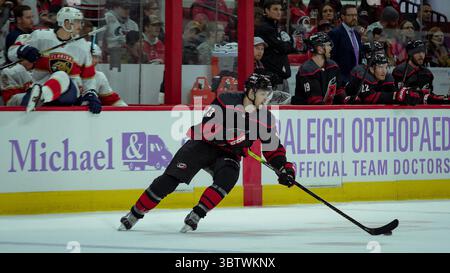 23. November 2019: Carolina Hurricanes Center Warren Foegele (13) während des NHL-Spiels zwischen den Florida Panthers und Carolina Hurricanes in der PNC Arena in Raleigh, NC. Brian McWalters/CSM(Kreditbild: &Copy; Brian Mcwalters/CSM via ZUMA Wire) Stockfoto
