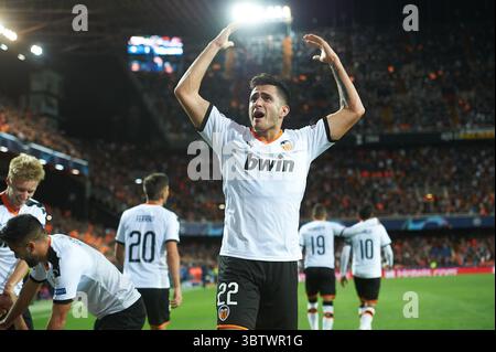 27. November 2019, Valencia, Spanien: Maxi Gomez aus Valencia feiert ein Tor während des Spiels der Gruppe H der UEFA Champions League zwischen Valencia und Chelsea am 27. November 2019 im Mestalla Stadium in Valencia, Spanien (Kreditbild: © AFP7 Via ZUMA Wire) Stockfoto