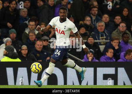 Tottenhams Verteidiger Serge Aurier während des Spiels der Barclays Premier League zwischen Tottenham Hotspur und Bournemouth im Tottenham Hotspur Stadium in London. Am 30. November 2019. (Foto von AFS/Espa-Images)(Credit Image: &Copy; ESPA Photo Agency/CSM via ZUMA Wire) Stockfoto