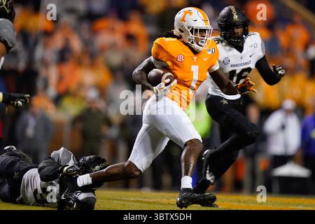 30. November 2019: Wide Receiver Marquez Callaway #1 der Tennessee Volunteers läuft mit dem Ball nach einem Fang während des NCAA-Fußballspiels zwischen den University of Tennessee Volunteers und den Vanderbilt University Commodores in Knoxville, TN Tim Gangloff/CSM (Credit Image: &Copy; Tim Gangloff/CSM via ZUMA Wire) Stockfoto