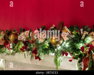 2. Dezember 2019, Washington, District of Columbia, Vereinigte Staaten von Amerika: WASHINGTON, DC - 2. DEZEMBER 2019: First Lady Melania Trump enthüllt Weihnachten im Weißen Haus 2019. Menschen: First Lady Melania Trump. (Kreditbild: © SMG via ZUMA Wire) Stockfoto