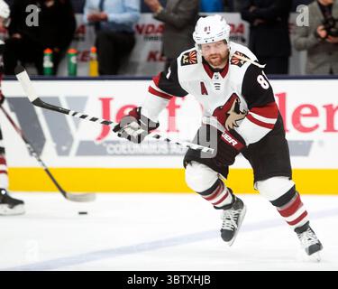 3. Dezember 2019: Die Arizona Coyotes spielen Phil Kessel (81) während der Aufwärmphase, bevor sie sich den Columbus Blue Jackets in Columbus, Ohio, stellen. Brent Clark/CSM(Bild: &Copy; Brent Clark/CSM via ZUMA Wire) Stockfoto