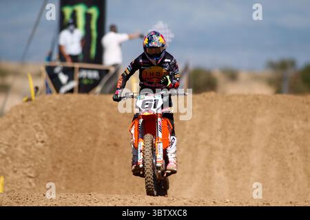 11. Oktober 2020, Arroyomolinos, MADRID, SPANIEN: Jorge Prado os Spain feiert den Sieg während der MXGP World Championship, Spanien Grand Prix, gefeiert am 11. oktober 2020 auf der Intu Xanadu Track in Arroyomolinos, Madrid, Spanien. (Bild: © Oscar J. Barroso/AFP7 via ZUMA Wire) Stockfoto