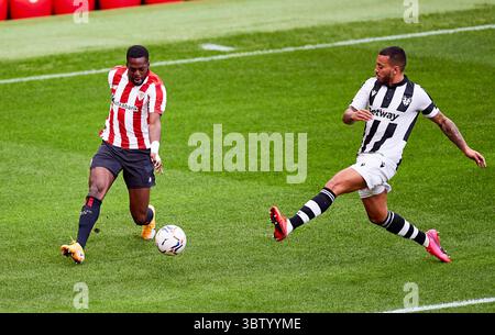 18. Oktober 2020, Bilbao, VIZCAYA, SPANIEN: Inaki Williams von Athletic Club während der spanischen Liga La Liga Santander, Fußballspiel zwischen Athletic Club de Bilbao und Levante UD im San Mames Stadion am 18. Oktober 2020 in Bilbao, Spanien. (Bild: © Inigo Larreina/AFP7 via ZUMA Wire) Stockfoto