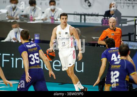 20. Oktober 2020, MADRID, SPANIEN: Carlos Alcocen von Real Madrid in Aktion während der spanischen Liga, Liga Endesa ACB, Basketballspiel zwischen Real Madrid und Monbus Obradoiro im Wizink Center Pavillon am 20. Oktober 2020 in Madrid. (Bild: © Oscar J. Barroso/AFP7 via ZUMA Wire) Stockfoto