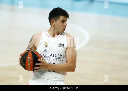 20. Oktober 2020, MADRID, SPANIEN: Gabriel Deck von Real Madrid in Aktion während der spanischen Liga, Liga Endesa ACB, Basketballspiel zwischen Real Madrid und Monbus Obradoiro im Wizink Center Pavillon am 20. Oktober 2020 in Madrid. (Bild: © Oscar J. Barroso/AFP7 via ZUMA Wire) Stockfoto