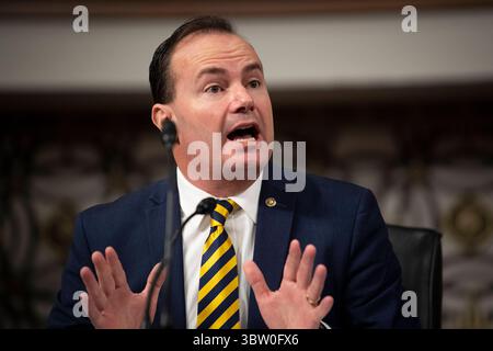22. Oktober 2020, Washington, District of Columbia, USA: US-Senator Mike Lee (Republikaner von Utah), spricht während eines Executive Business Meetings des Justizausschusses im Senat, einschließlich der Ernennung von Amy Coney Barrett als Associate Justice am Obersten Gerichtshof der Vereinigten Staaten am Donnerstag, den 22. Oktober 2020 in Washington (Credit Image: © Caroline Brehman - Pool via CNP/CNP via ZUMA Wire) Stockfoto