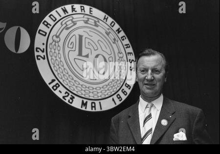 Aktuell 22-2-1969: Mit 600.000 dahinter. Neuer Vorsitzender der Nationalen Organisation Norwegens ist Tor Aspengren. Derselbe Kongress, der ihn zum Vorsitzenden wählte, verabschiedete auch ein Aktionsprogramm für LO - das Programm, das in Zukunft die Leitlinie der union-Bewegung sein wird. Foto: Ivar Aaserud / aktuell / NTB ***Foto wird nicht verarbeitet*** *Text wird automatisch übersetzt* Stockfoto
