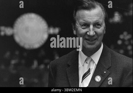 Aktuell 22-2-1969: Mit 600.000 dahinter. Neuer Vorsitzender der Nationalen Organisation Norwegens ist Tor Aspengren. Derselbe Kongress, der ihn zum Vorsitzenden wählte, verabschiedete auch ein Aktionsprogramm für LO - das Programm, das in Zukunft die Leitlinie der union-Bewegung sein wird. Foto: Ivar Aaserud / aktuell / NTB ***Foto wird nicht verarbeitet*** *Text wird automatisch übersetzt* Stockfoto