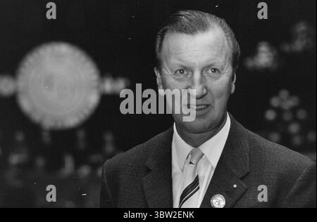 Aktuell 22-2-1969: Mit 600.000 dahinter. Neuer Vorsitzender der Nationalen Organisation Norwegens ist Tor Aspengren. Derselbe Kongress, der ihn zum Vorsitzenden wählte, verabschiedete auch ein Aktionsprogramm für LO - das Programm, das in Zukunft die Leitlinie der union-Bewegung sein wird. Foto: Ivar Aaserud / aktuell / NTB ***Foto wird nicht verarbeitet*** *Text wird automatisch übersetzt* Stockfoto