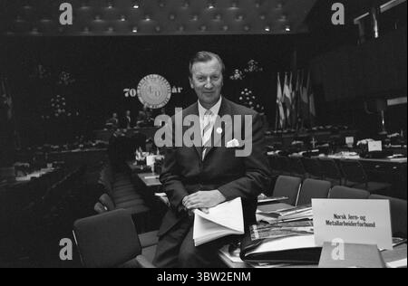 Aktuell 22-2-1969: Mit 600.000 dahinter. Neuer Vorsitzender der Nationalen Organisation Norwegens ist Tor Aspengren. Derselbe Kongress, der ihn zum Vorsitzenden wählte, verabschiedete auch ein Aktionsprogramm für LO - das Programm, das in Zukunft die Leitlinie der union-Bewegung sein wird. Foto: Ivar Aaserud / aktuell / NTB ***Foto wird nicht verarbeitet*** *Text wird automatisch übersetzt* Stockfoto