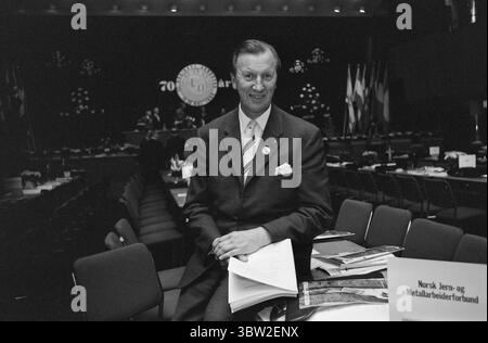 Aktuell 22-2-1969: Mit 600.000 dahinter. Neuer Vorsitzender der Nationalen Organisation Norwegens ist Tor Aspengren. Derselbe Kongress, der ihn zum Vorsitzenden wählte, verabschiedete auch ein Aktionsprogramm für LO - das Programm, das in Zukunft die Leitlinie der union-Bewegung sein wird. Foto: Ivar Aaserud / aktuell / NTB ***Foto wird nicht verarbeitet*** *Text wird automatisch übersetzt* Stockfoto